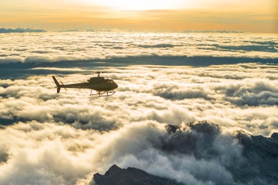 sennair helicopter alpen wolken